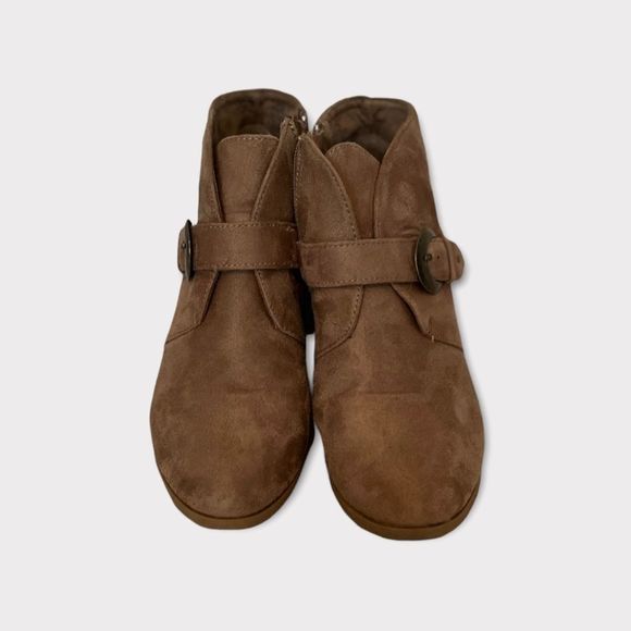 Maurice’s Light Brown Ankle‎ Boots - Picture 1 of 3